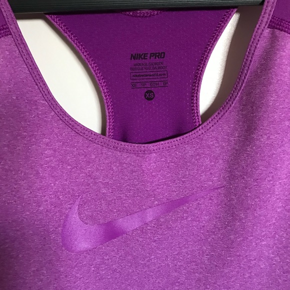 Nike - Picture 2 of 3